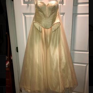 Gorgeous two-piece corset prom dress